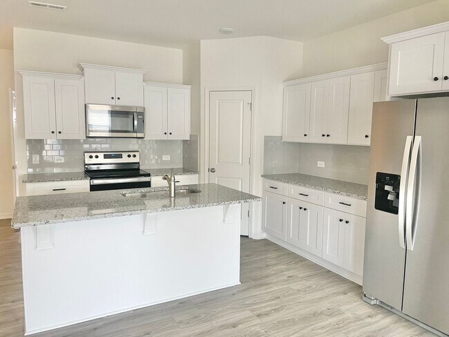 Foto del edificio - Spacious 3 Bedroom Townhome minutes from I-85 - AVAILABLE OCTOBER 2026