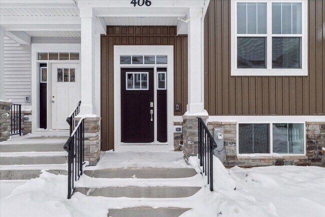 Foto del edificio - 406 Red Oak Cir