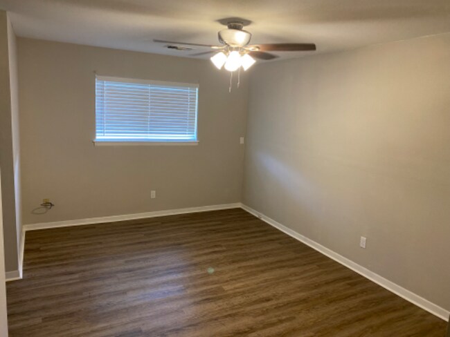 Building Photo - 1304 Westgate Dr
