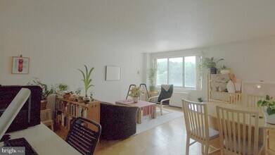 Building Photo - 10201 Grosvenor Pl