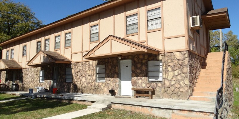 Primary Photo - Pine Lake Apartments Building 8