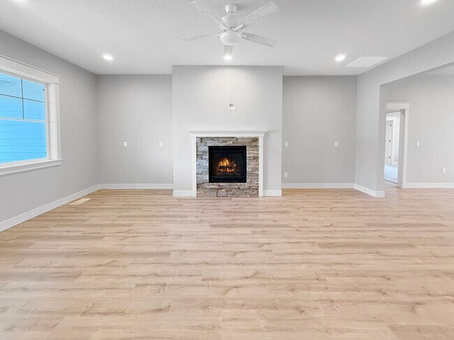 Foto del edificio - Brand-New 4-Bedroom Home in Nampa’s Pheasant Meadows | Near Gateway Center, Treasure Valley Marke...