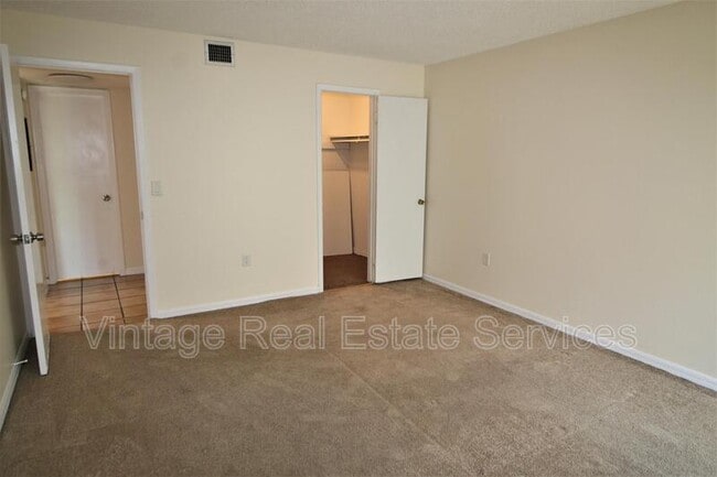 Foto del edificio - 675 99th Ave N