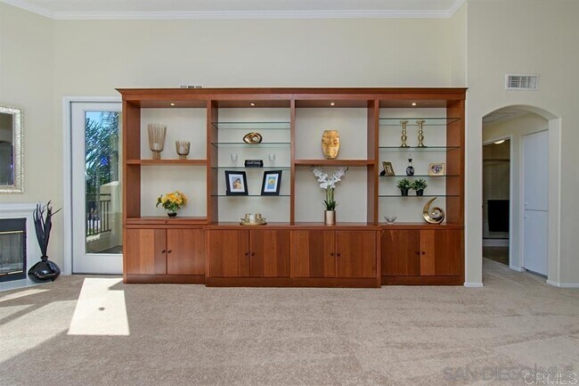Foto del edificio - 9245 Regents Rd