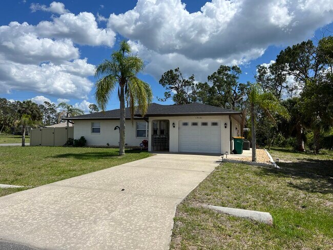 Building Photo - 15131 Buswell Ave
