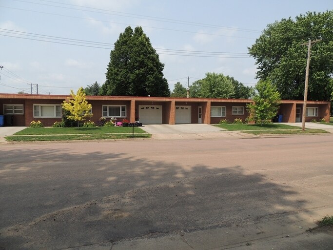 140 E Norton Ave, Salem, SD 57058 Apartments in Salem, SD
