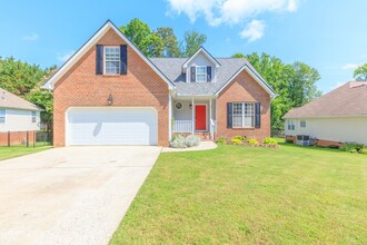 Building Photo - 8639 Shadetree Ln