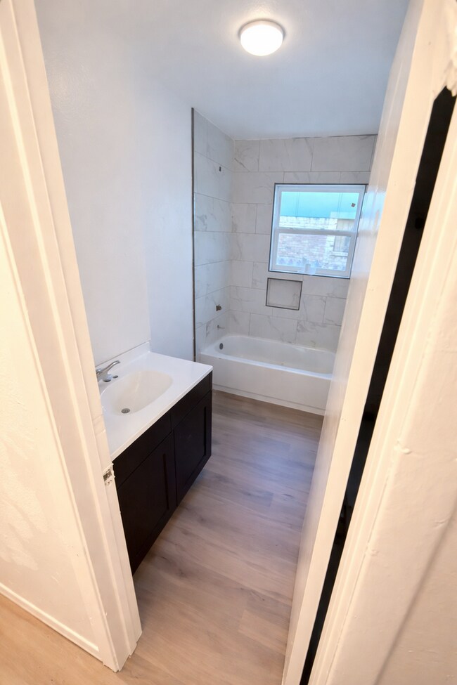 Foto del edificio - Remodeled 2BR Home w/ Fenced Yard – Only $1,495