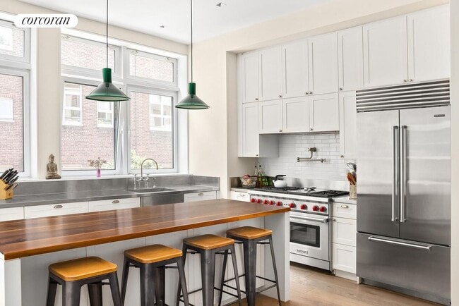 Building Photo - 308 E 30th St