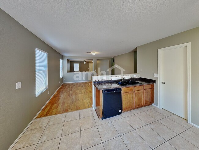 Foto del edificio - 3729 S Tambor