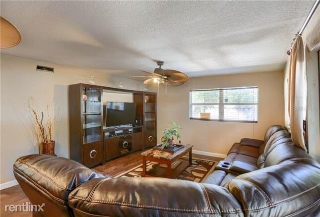 Building Photo - 3 br, 1 bath House - 861 60 Ave S