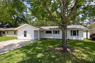 Building Photo - 9380 Broun St