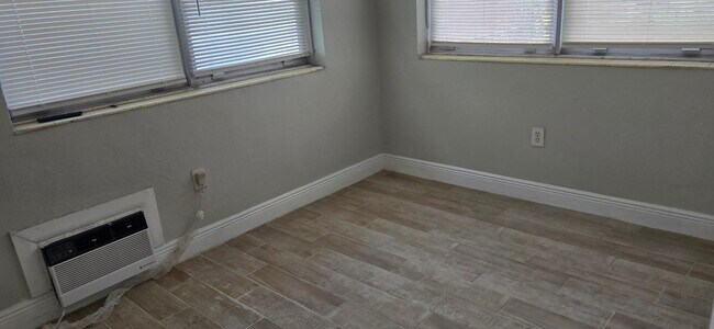Foto del edificio - 2394 NE 137th St