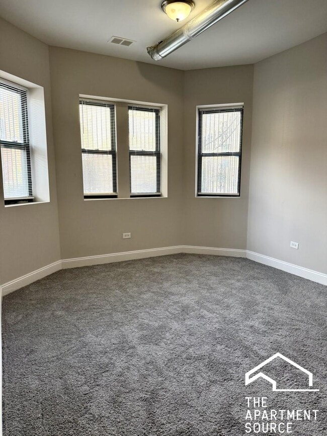 Building Photo - 2211 E 69th St