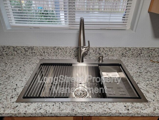 Foto del edificio - 3141 N Shore Dr SE