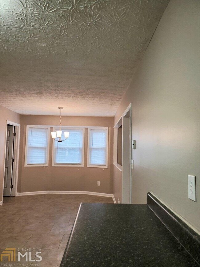 Building Photo - 135 Old Lantern Dr