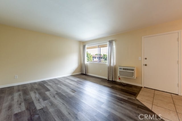 Building Photo - 4700 Clair Del Ave