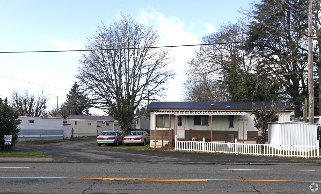Building Photo - Circle Cedar Court (mobile home)
