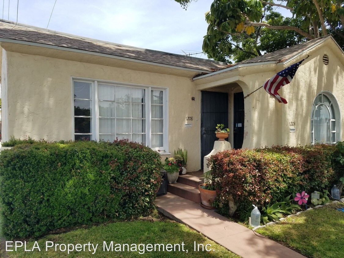 12061208 Ravenna Ave, Los Angeles, CA 90744 Room for Rent in Los