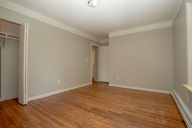 Building Photo - Make  this your new home!