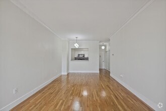 Building Photo - 205 10th St