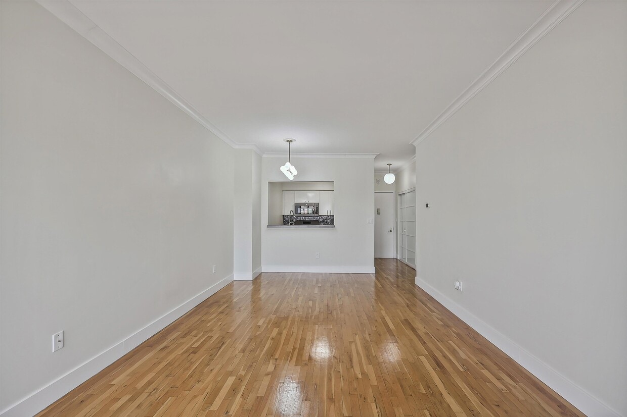 Primary Photo - 205 10th St