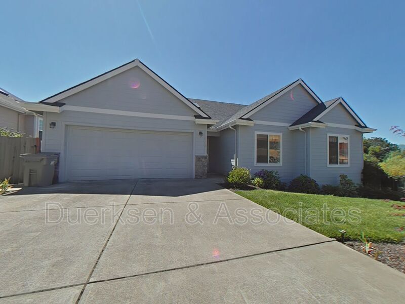 Primary Photo - 523 Coastal View Dr