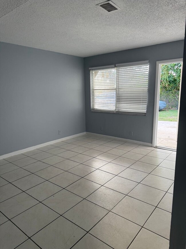 Foto del edificio - JEP9151176 LLC