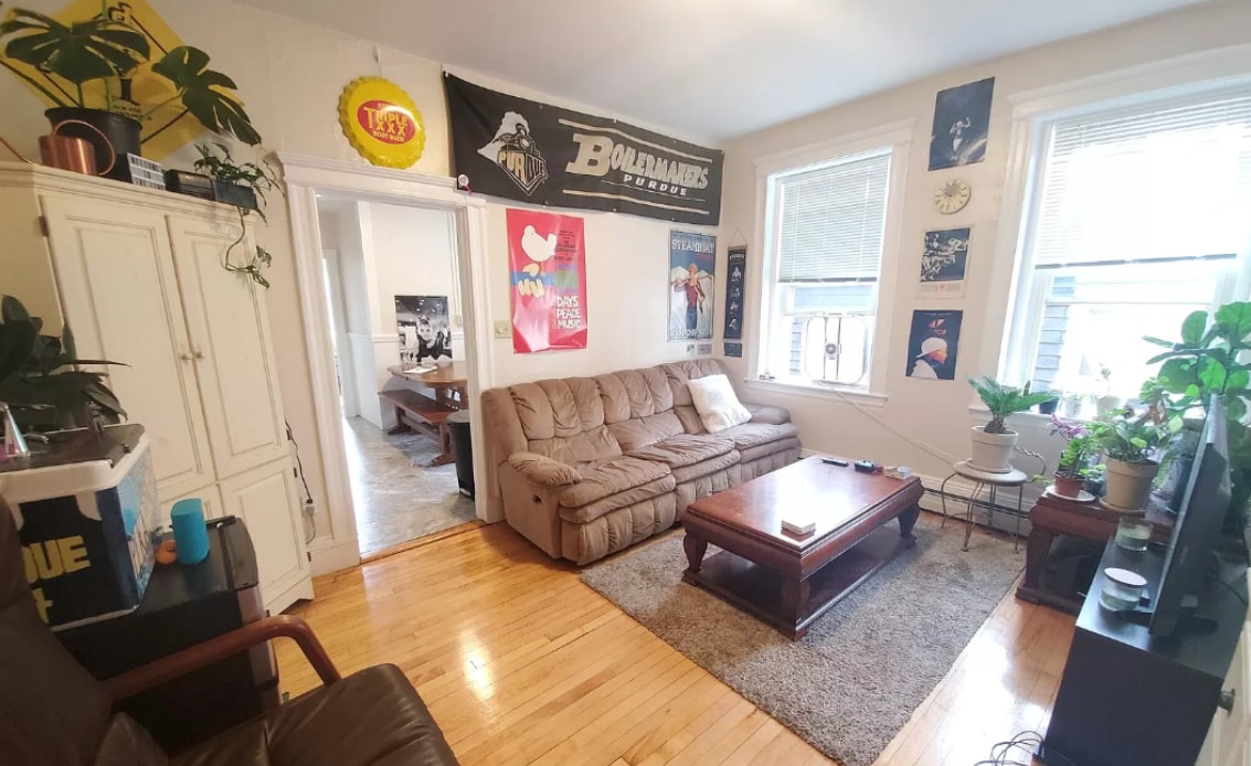 Primary Photo - 283 Brookline St