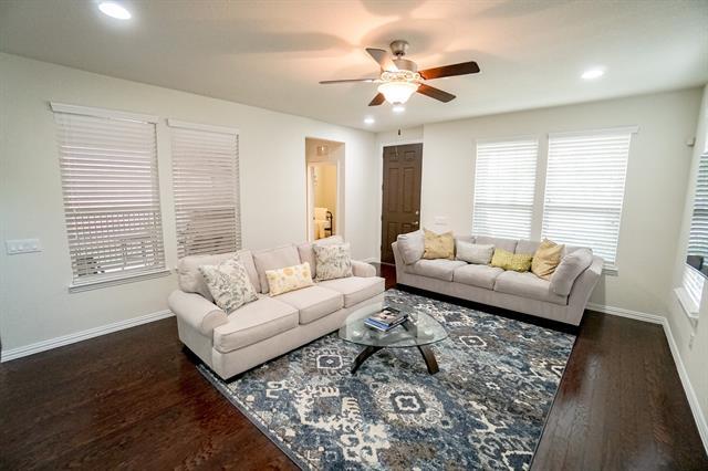 Foto del edificio - 841 Birdie Dr