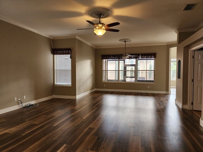 Foto del edificio - Hunters Creek Home with Fenced Back Yard in Guard-Gated Golf Community