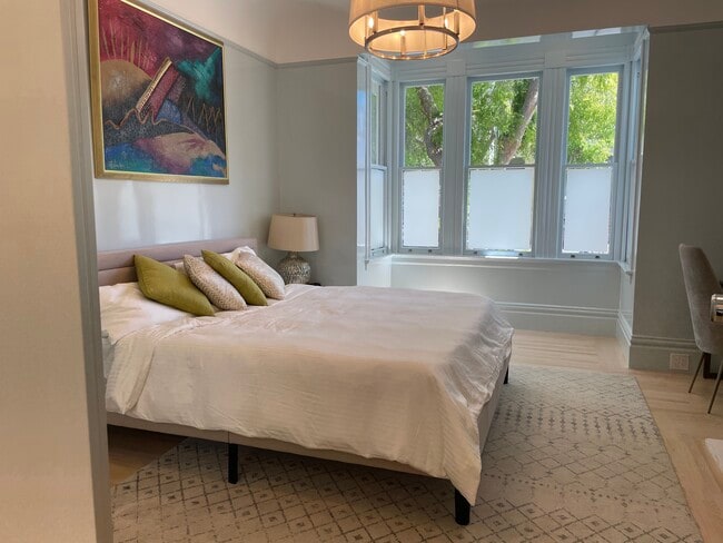 Bedroom1 with road view and work station - 2610 Folsom St