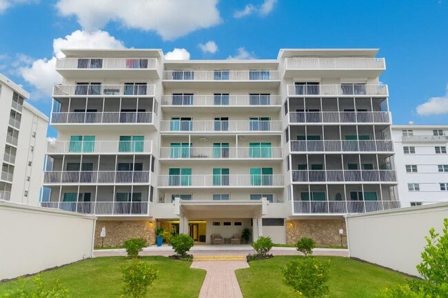Foto del edificio - 1977 Gulf Shore Blvd N