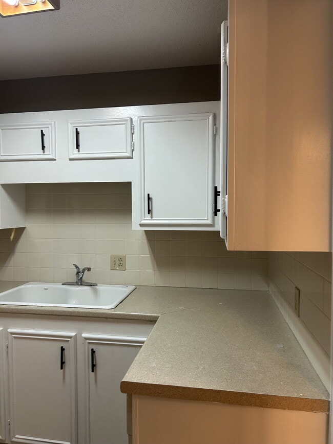 Foto del edificio - "Stylish 3-Bedroom First Floor Condo in Ke...