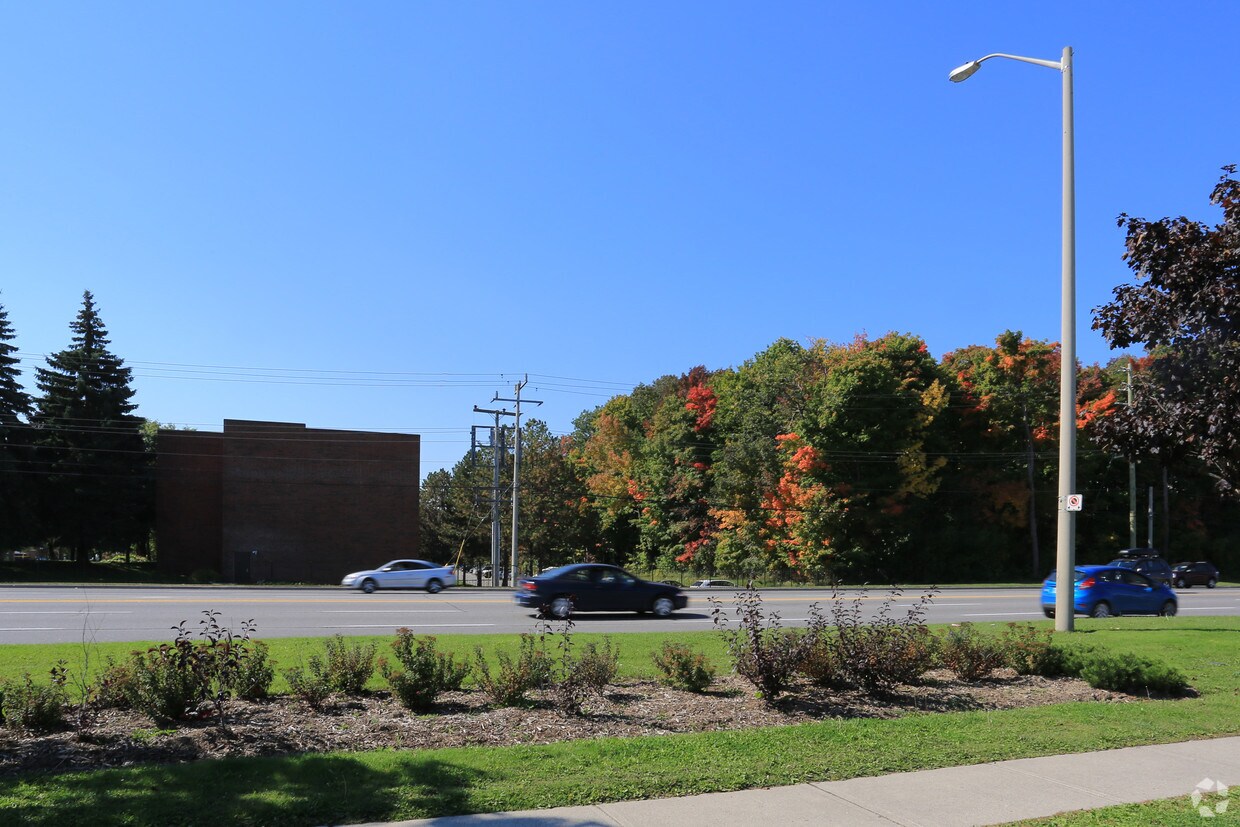 Heather Forest Apartments Apartments 12 Heather St Barrie, ON