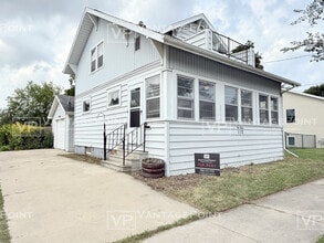 Building Photo - 112 Cleveland St
