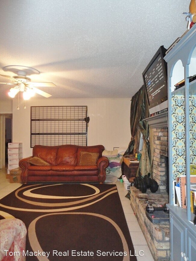 Building Photo - 3 br, 2.5 bath House - 1455 Rue Crozat