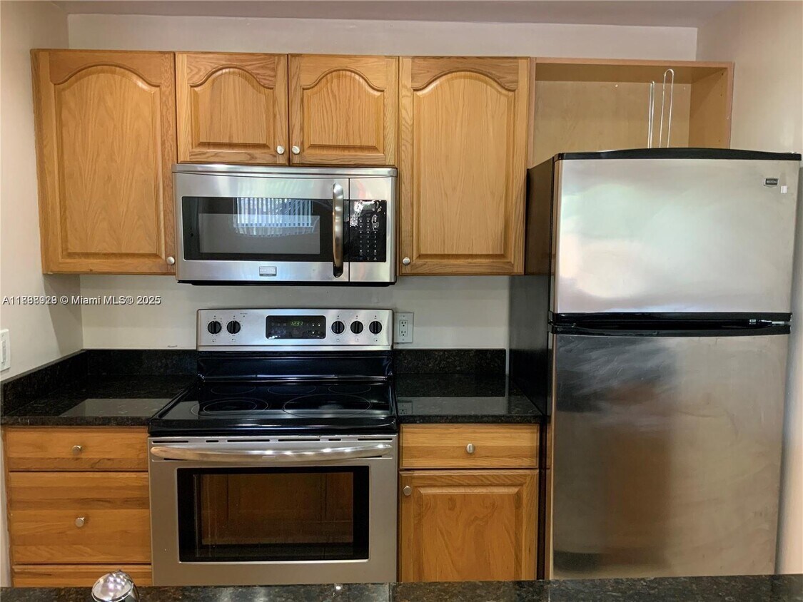 Foto principal - 8180 Geneva Ct