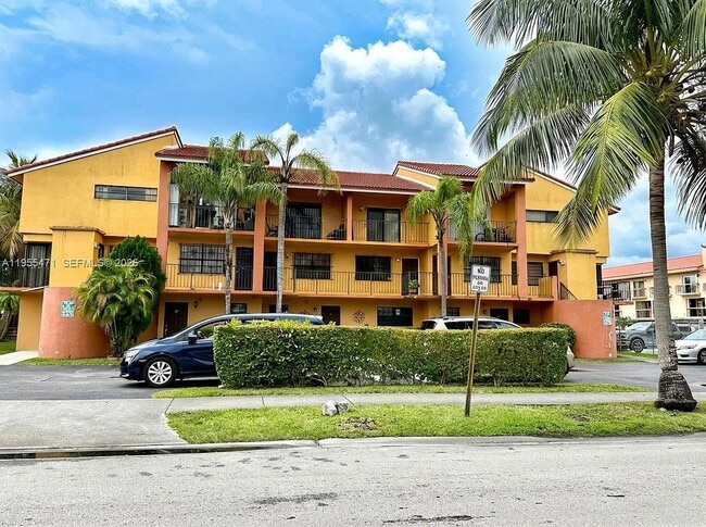 Building Photo - 2582 W 56th St