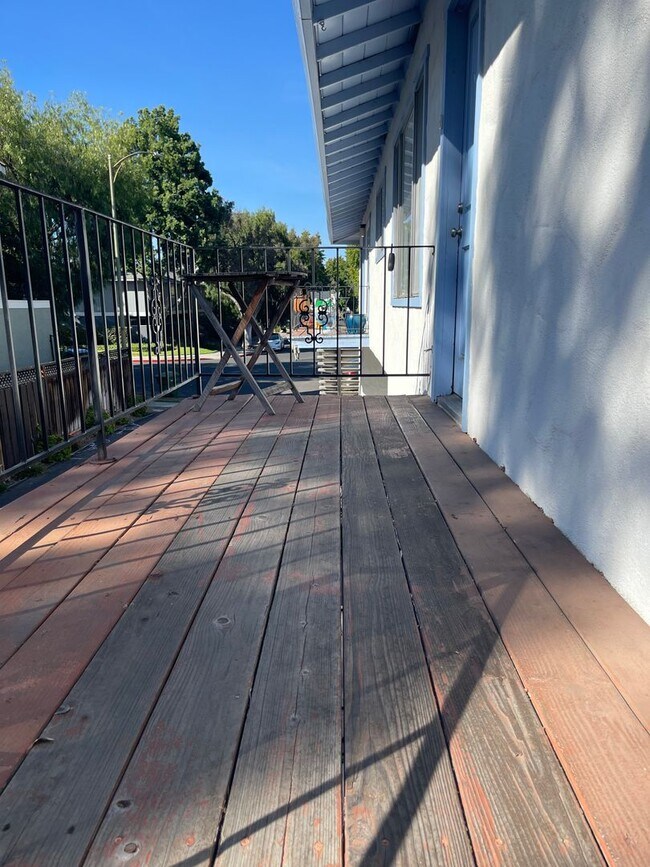 Building Photo - Michael 166