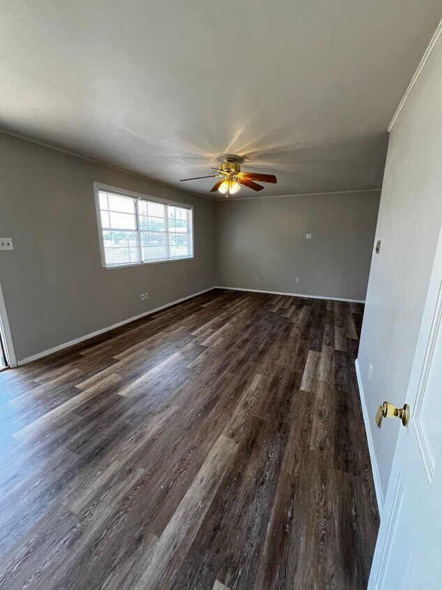 3000 Buffalo Gap Rd Unit C, Abilene, TX 79605 Room for Rent in