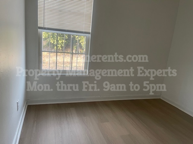 Foto del edificio - 1605 E 8th St
