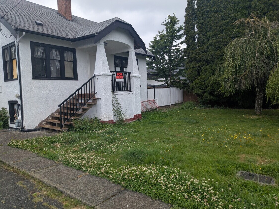 Photo principale - 9527 Hazel St