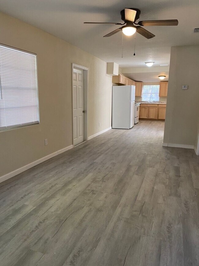 Foto del edificio - Move-in ready 4bed/1bath single family home!
