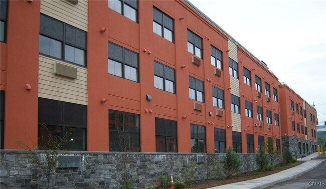 Foto del edificio - 721 N Clinton St