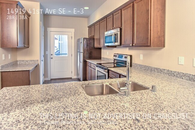 Foto del edificio - Summer Heat Wave Special! Get May Rent Fre...
