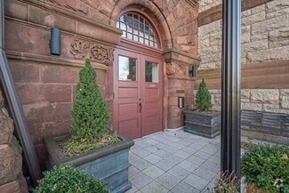 Building Photo - 2450 Beacon St