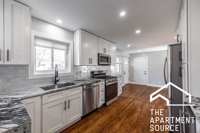 Building Photo - 7225 E Prairie Rd