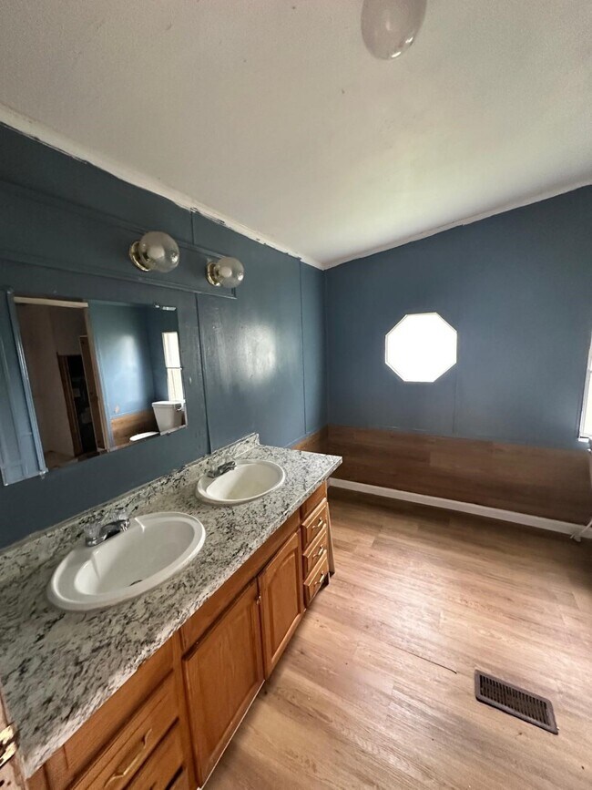 Foto del edificio - 8623 Bloombury Ln