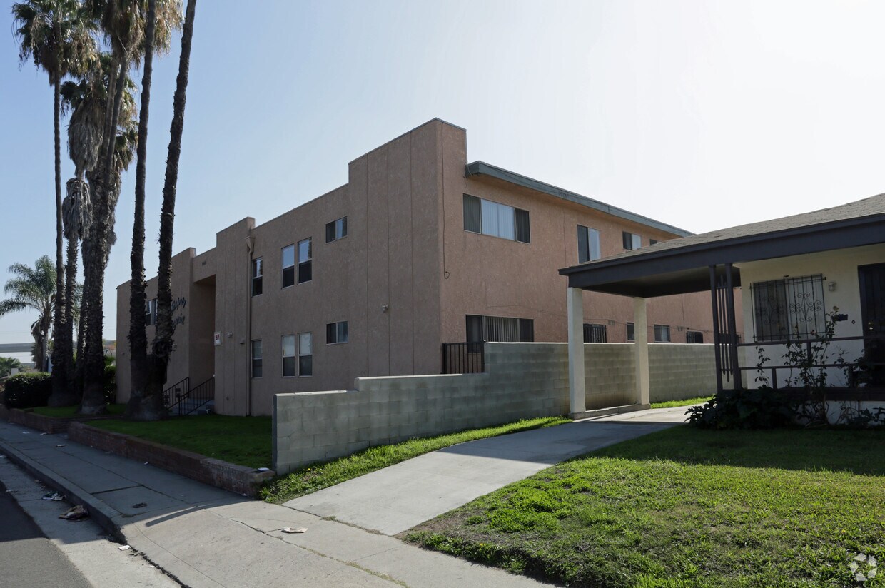 Building Photo - Fiveforty Imperial Apartments
